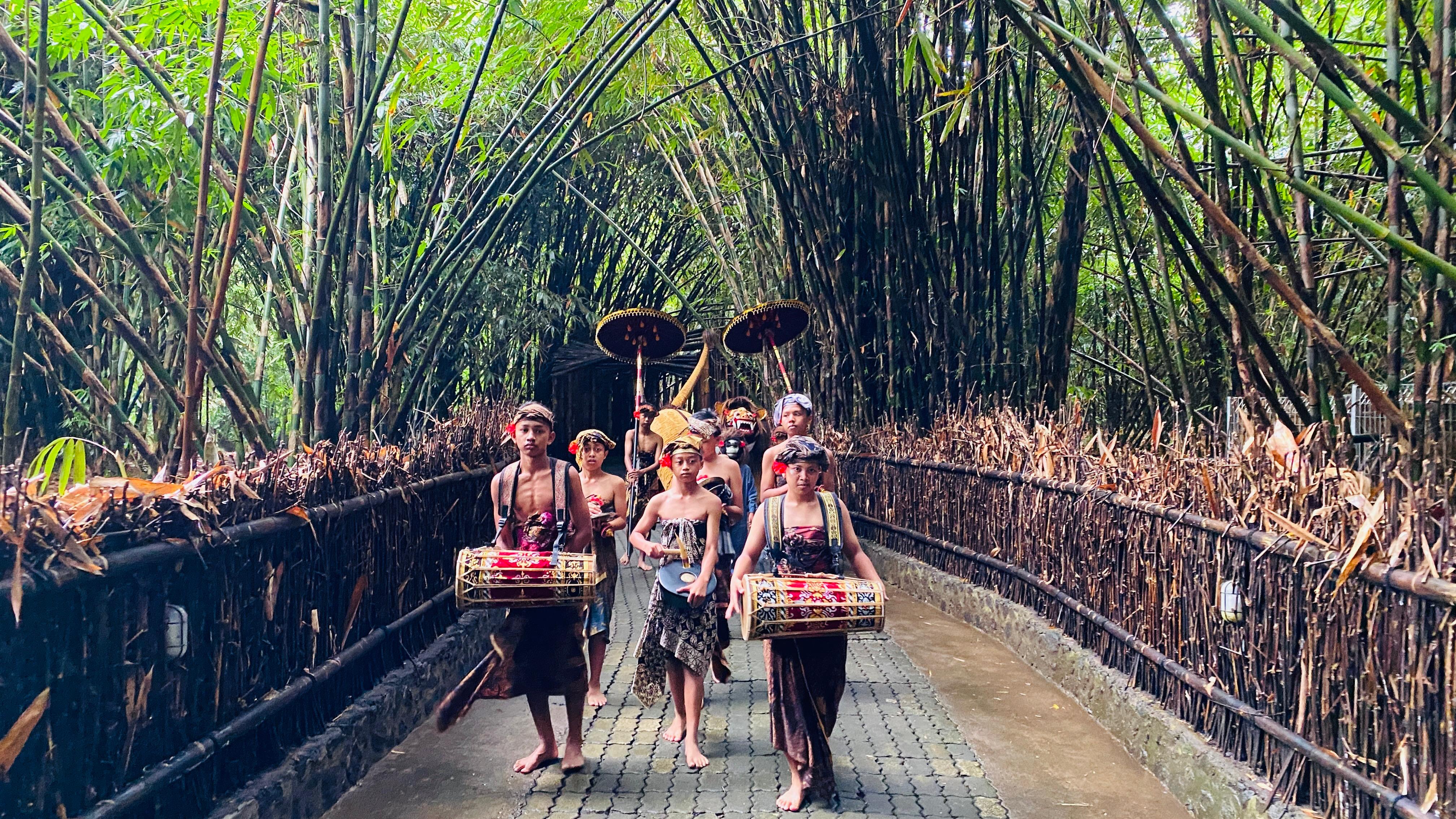 Melihat Tradisi Ngelawang Desa Wisata Penglipuran Sambut Akhir Tahun